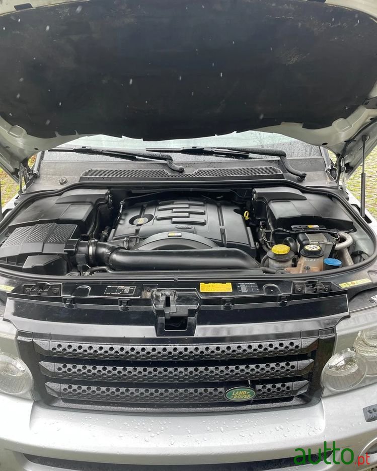 2009' Land Rover Range Rover Sport photo #3