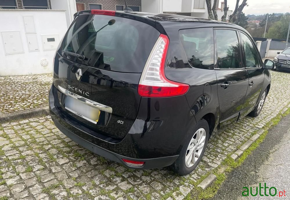 2014' Renault Grand Scenic photo #2
