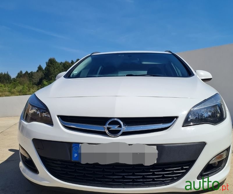 2014' Opel Astra Sports Tourer photo #2