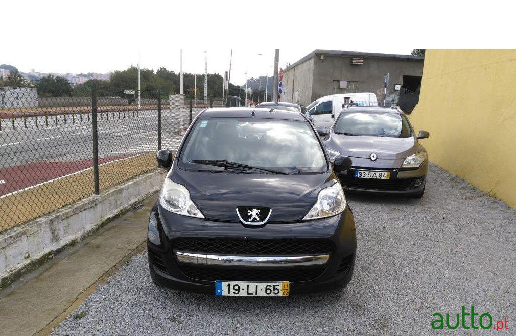 2011' Peugeot 107 1.0 Black&Silver photo #3