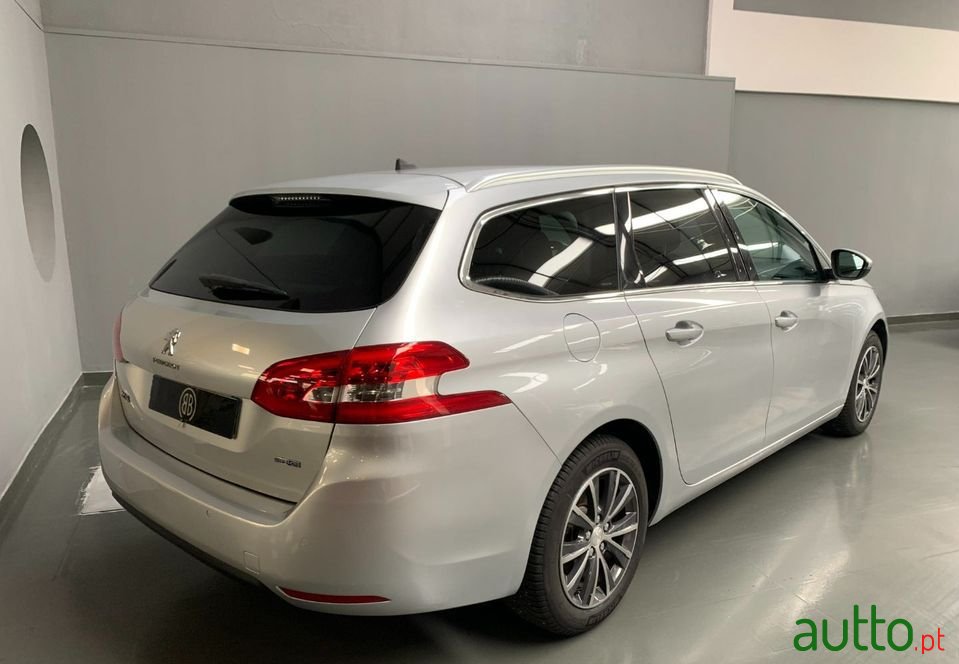 2016' Peugeot 308 Sw photo #2