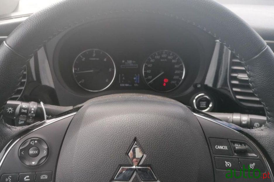 2018' Mitsubishi Outlander photo #1