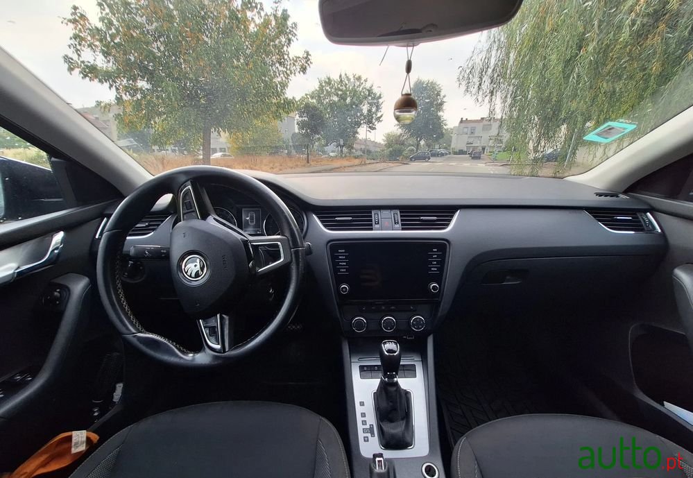 2018' Skoda Octavia Break photo #3