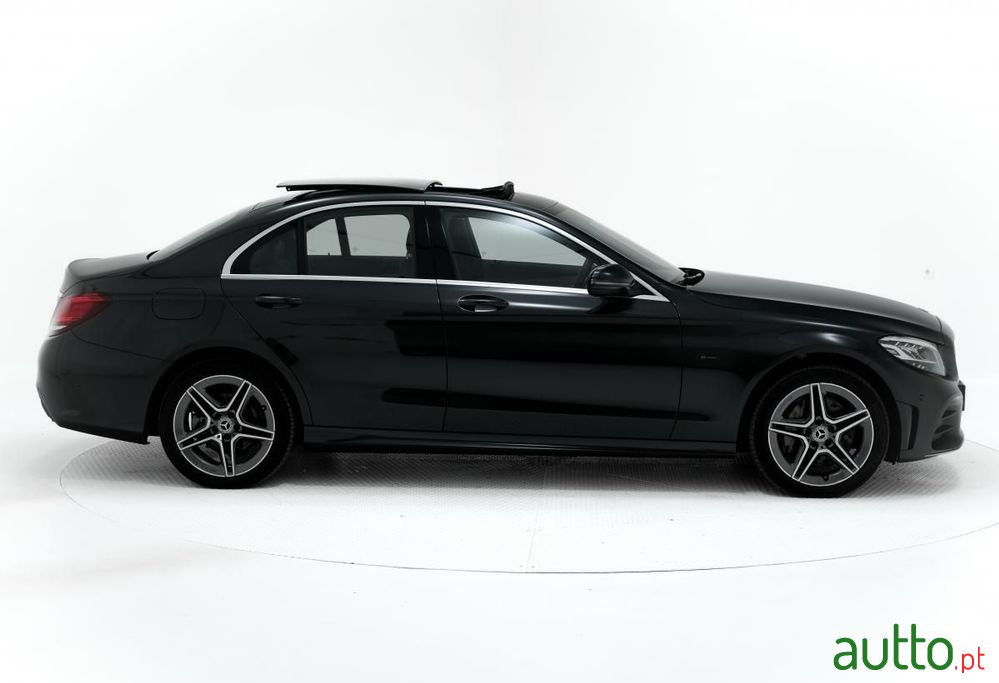 2021' Mercedes-Benz Classe C De Amg Line photo #3