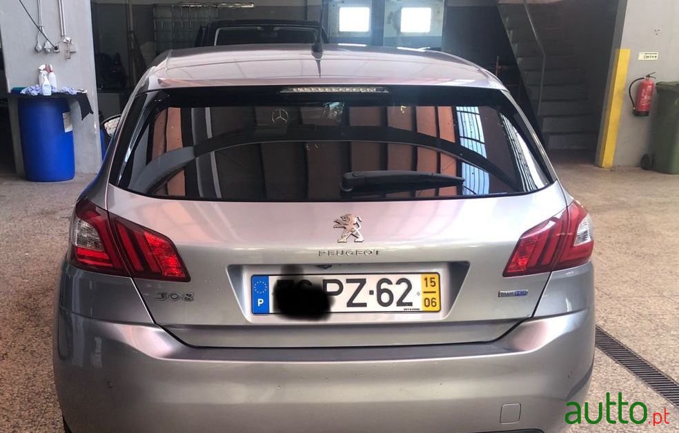 2015' Peugeot 308 photo #2