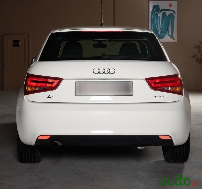 2011' Audi A1 1.2 Tfsi Attraction photo #6