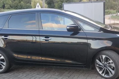 2017' Kia Carens