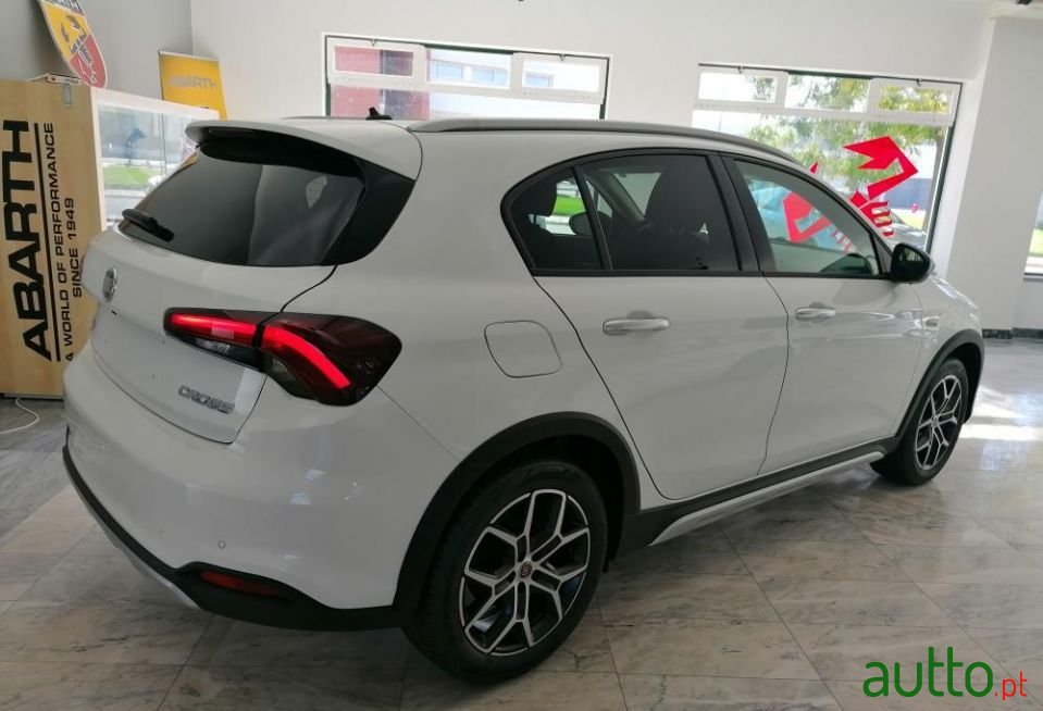 2021' Fiat Tipo Cross photo #2