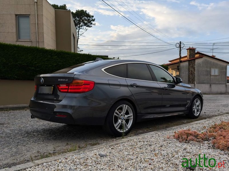 2015' BMW Série 3 D Auto Pack M photo #5