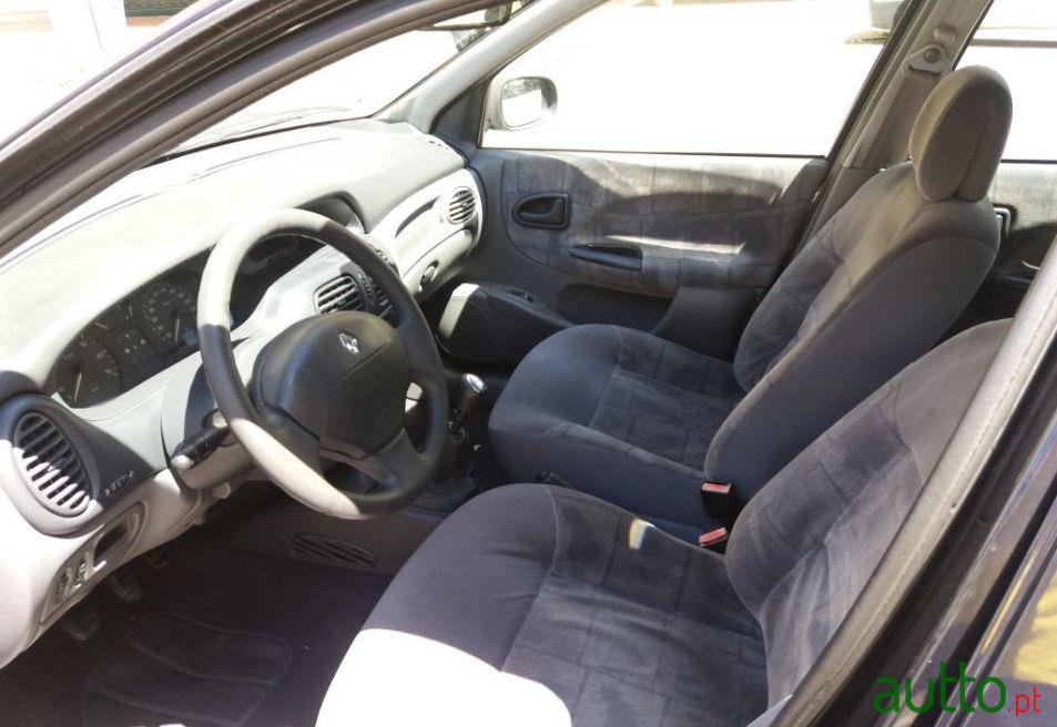 2000' Renault Megane 1.4 16V Previlége photo #1