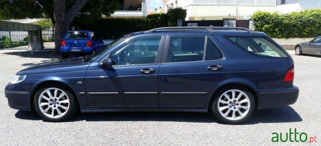 2004' Saab 9-5 Sportwagon photo #1
