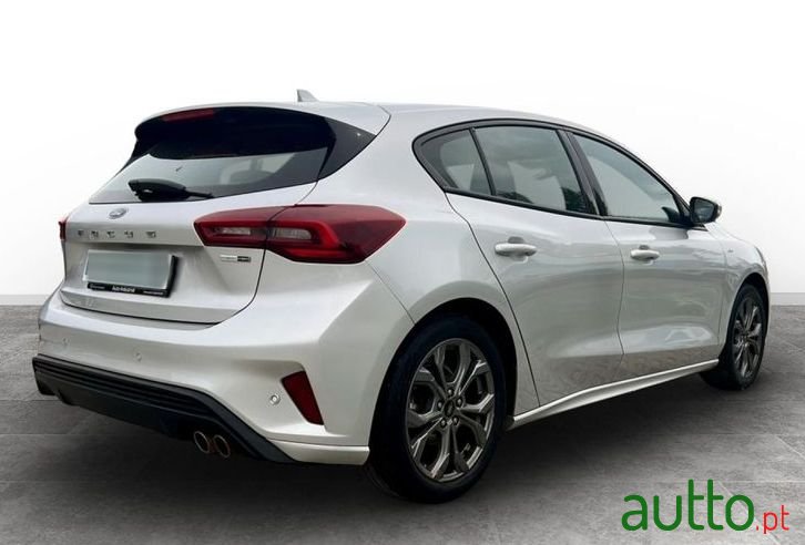 2022' Ford Focus photo #4