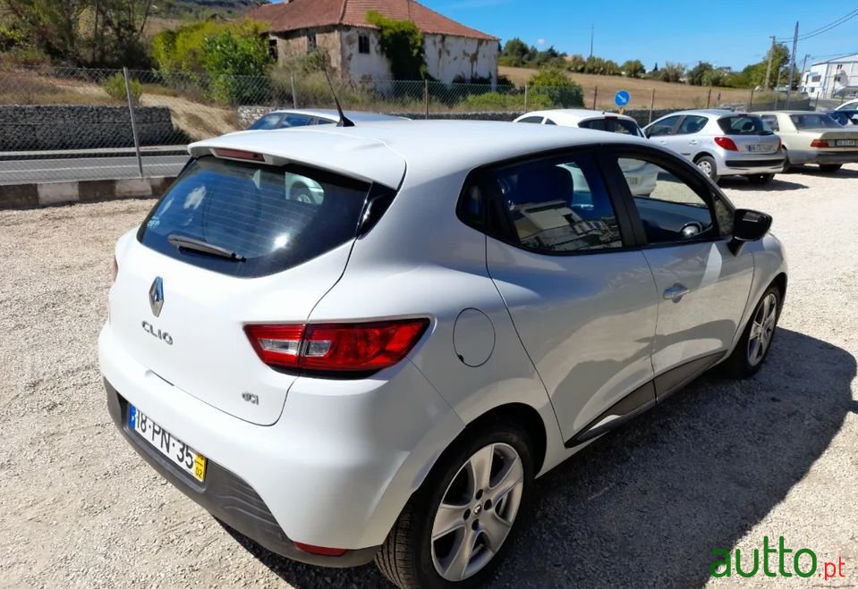 2015' Renault Clio photo #4