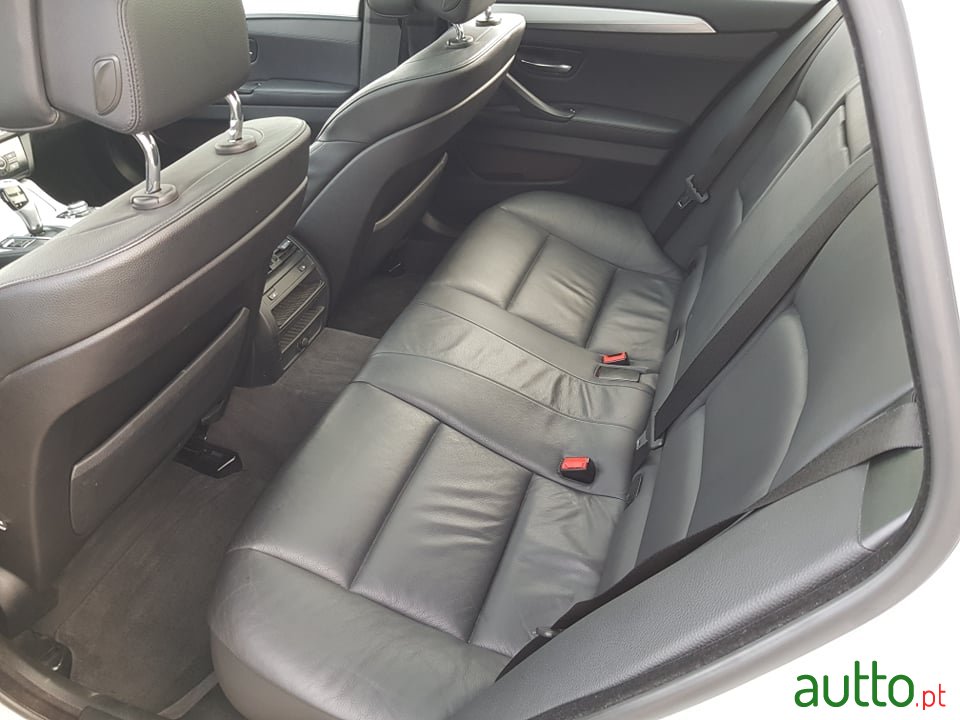 2012' BMW 520 PACK M photo #7