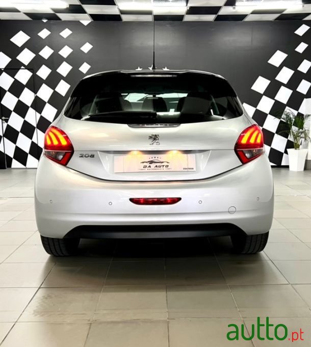 2018' Peugeot 208 photo #6