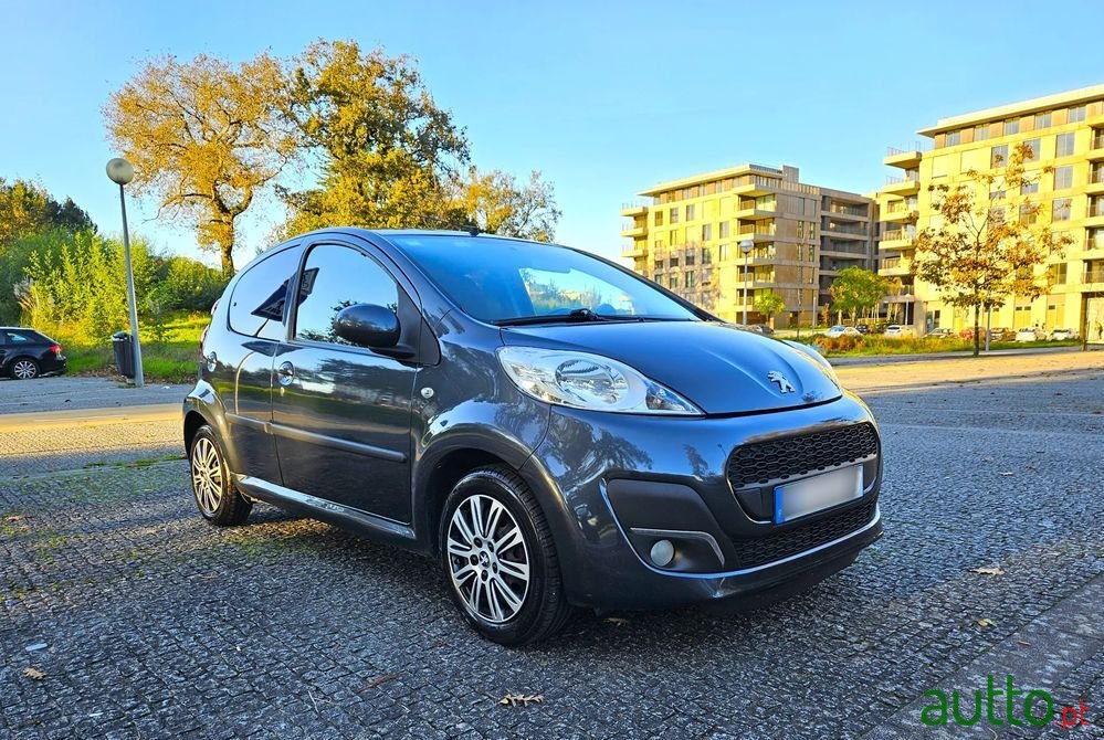 2013' Peugeot 107 photo #2