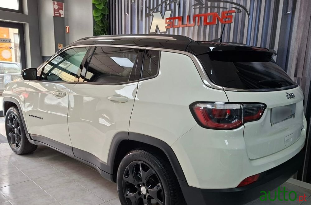 2019' Jeep Compass photo #6
