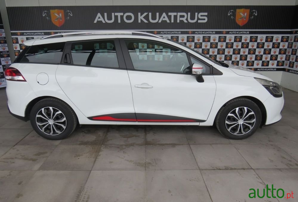 2015' Renault Clio Sport Tourer photo #5