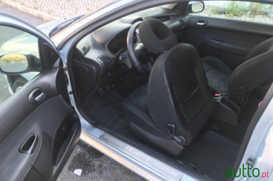 2001' Peugeot 206 2.0 Xs Hdi photo #2