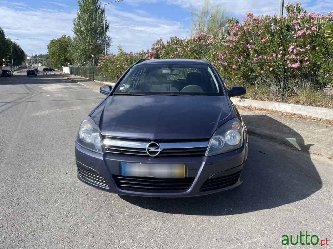 2006' Opel Astra Caravan photo #4