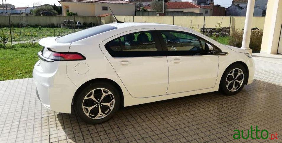 2012' Opel Ampera photo #3