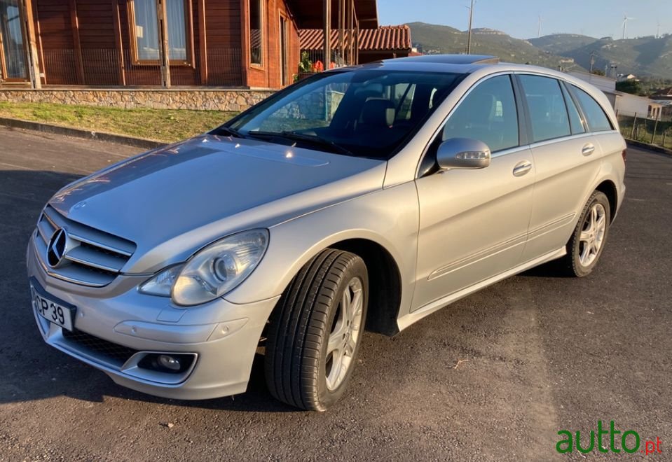 2006' Mercedes-Benz R-320 photo #2