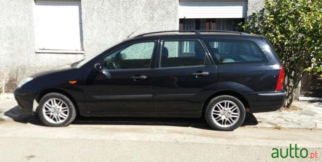 2002' Ford Focus Sw photo #1