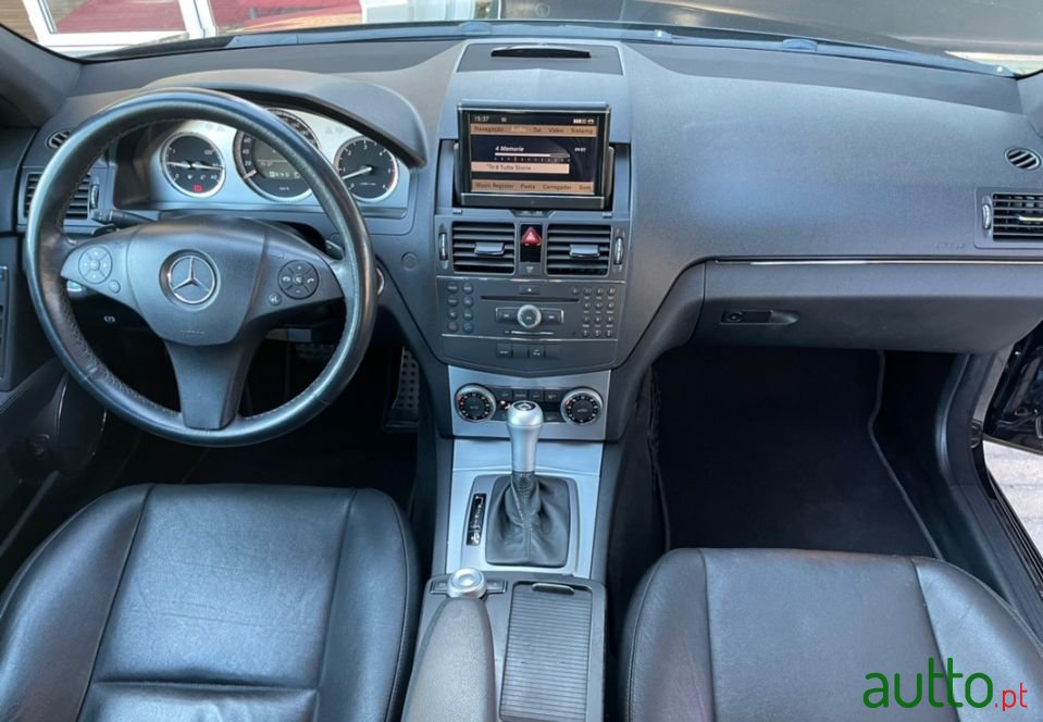 2008' Mercedes-Benz C-320 photo #5