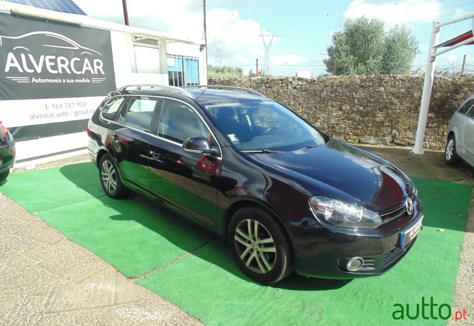 2011' Volkswagen Golf Variant photo #6