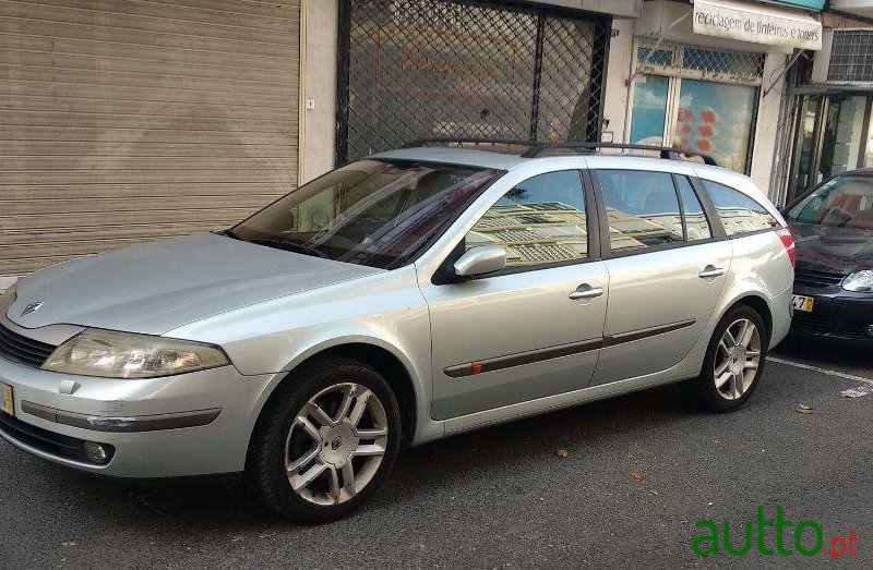 2005' Renault Laguna Break photo #1