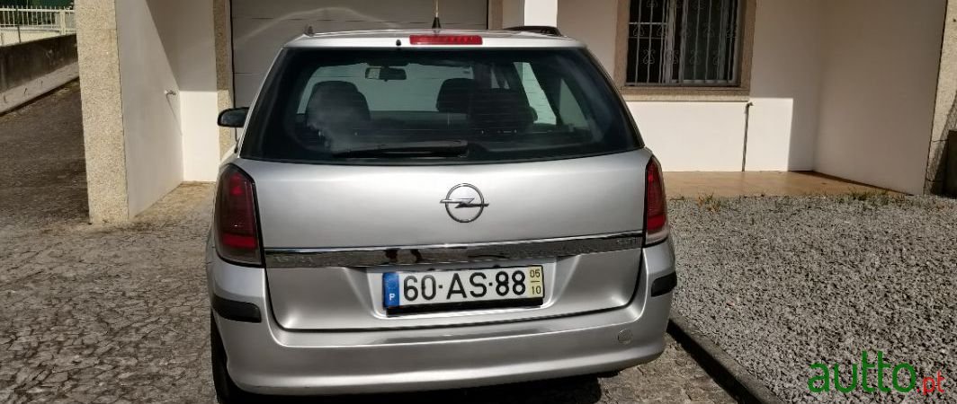 2005' Opel Astra Caravan photo #5