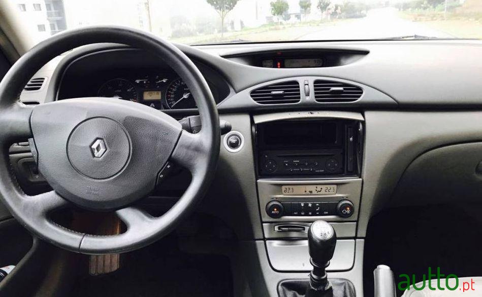 2002' Renault Laguna Break photo #1