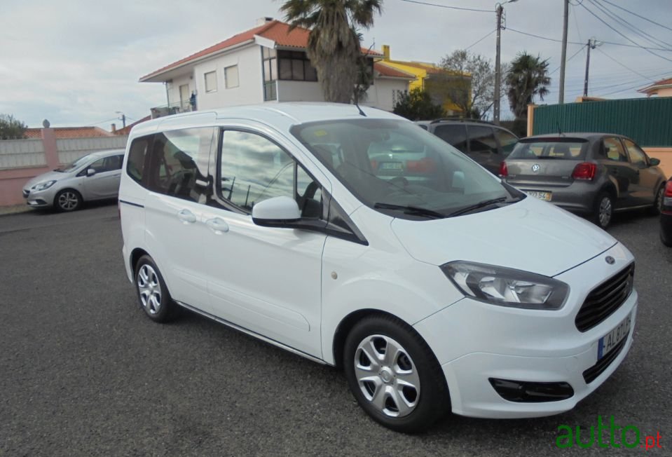 2015' Ford Tourneo Courier photo #2