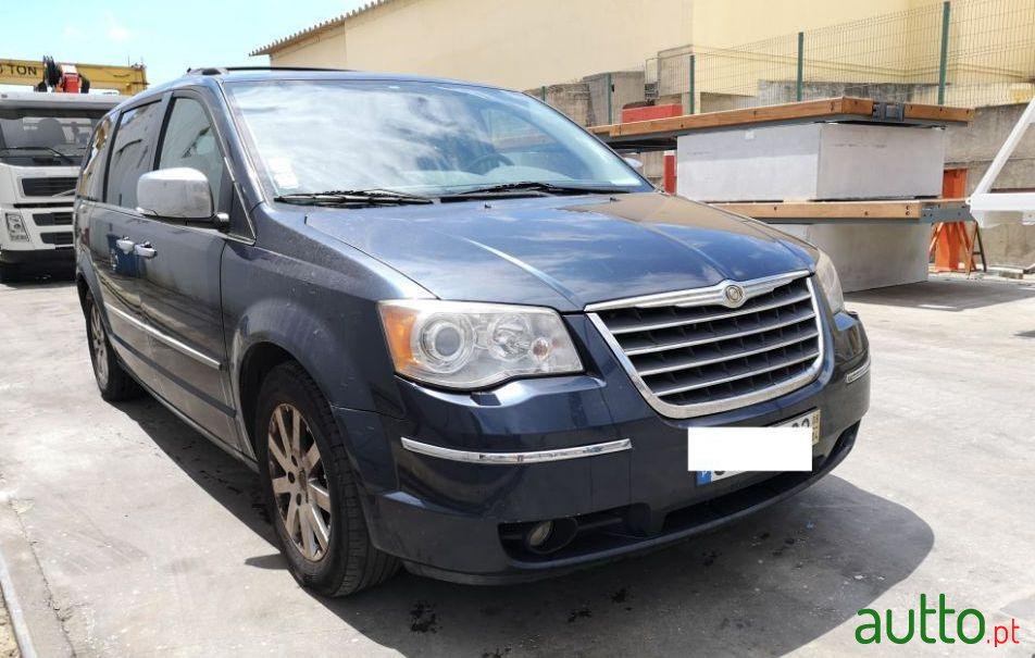 2008' Chrysler Grand Voyager photo #1