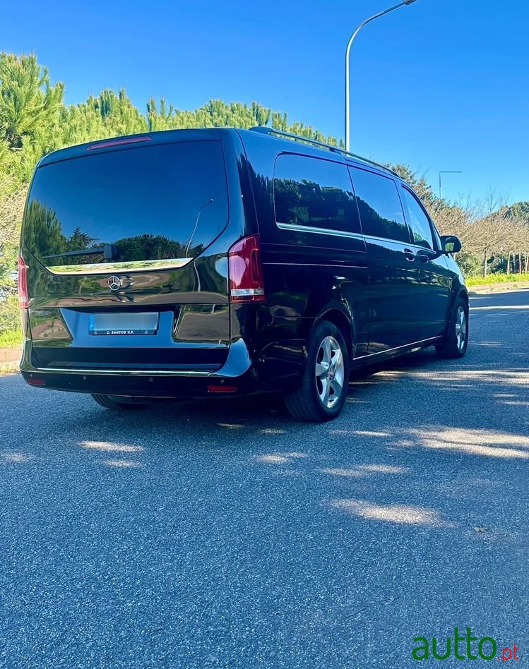 2017' Mercedes-Benz Classe V photo #6