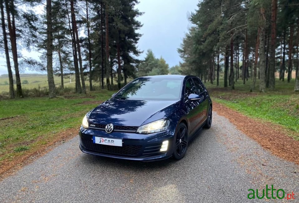 2013' Volkswagen Golf photo #1