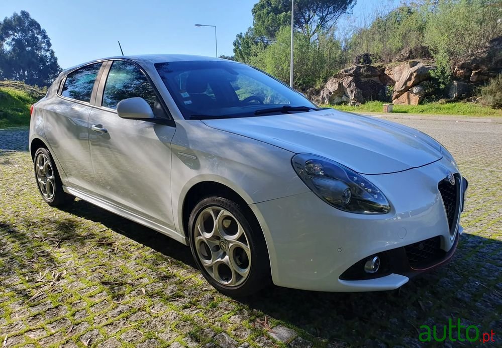 2019' Alfa Romeo Giulietta Sport photo #3