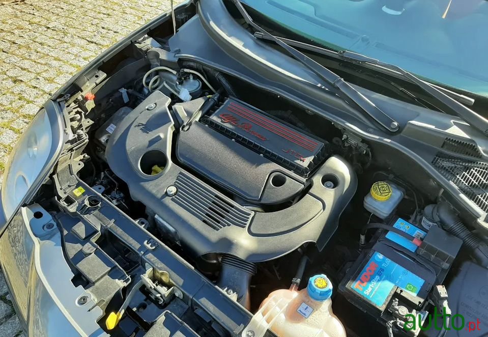 2011' Alfa Romeo MiTo photo #4