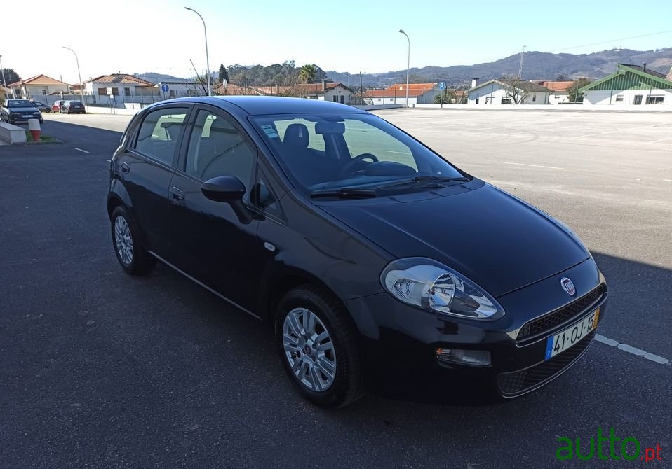 2014' Fiat Punto photo #3
