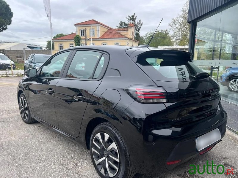 2024' Peugeot 208 photo #2