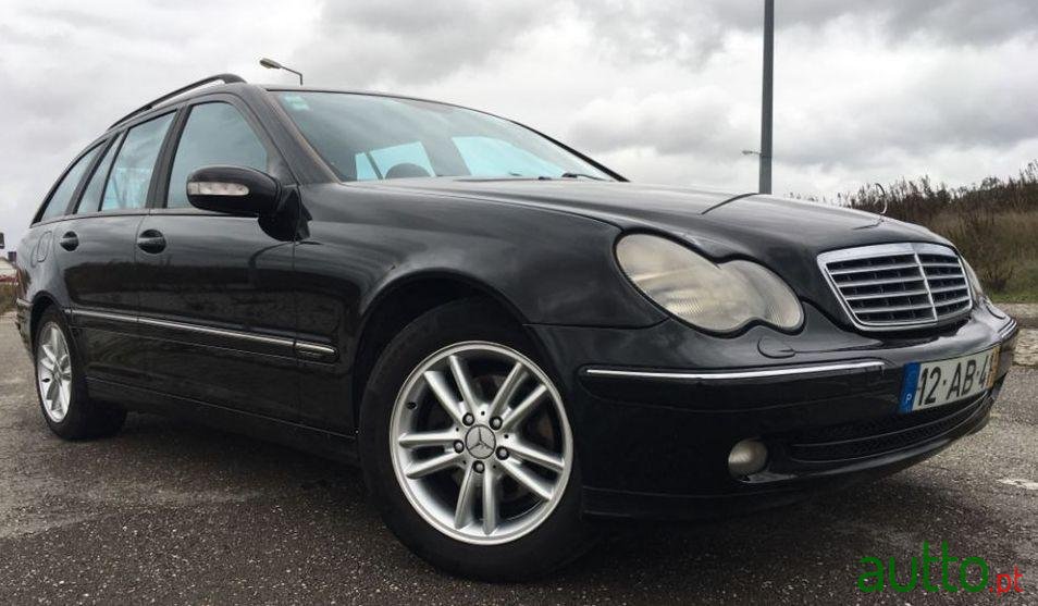 2002' Mercedes-Benz C-220 photo #3