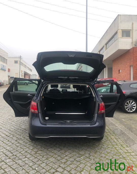 2016' Mercedes-Benz 180 photo #5