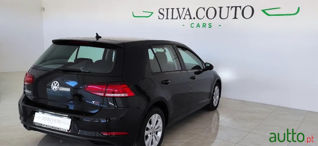 2017' Volkswagen Golf photo #5