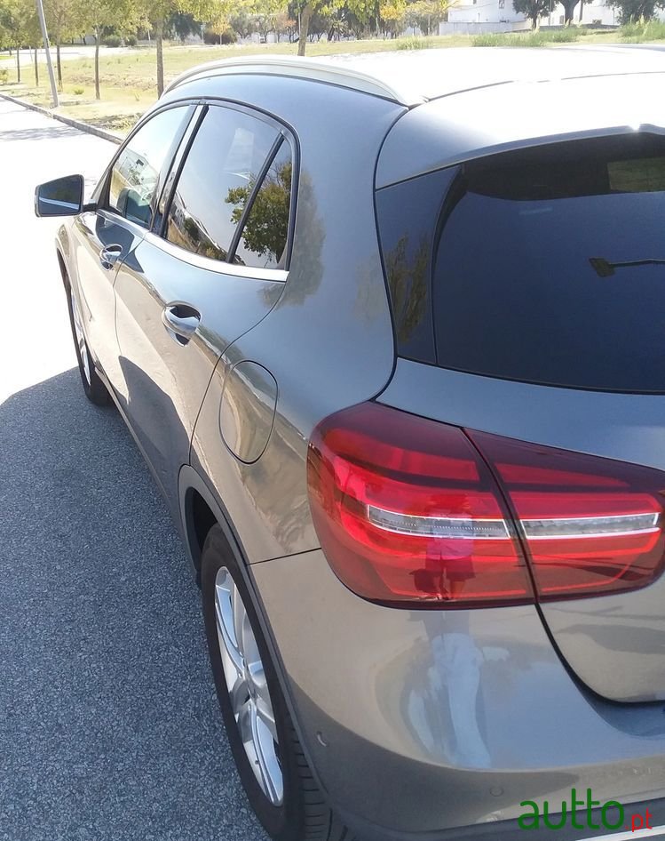 2017' Mercedes-Benz GLA 220 photo #3