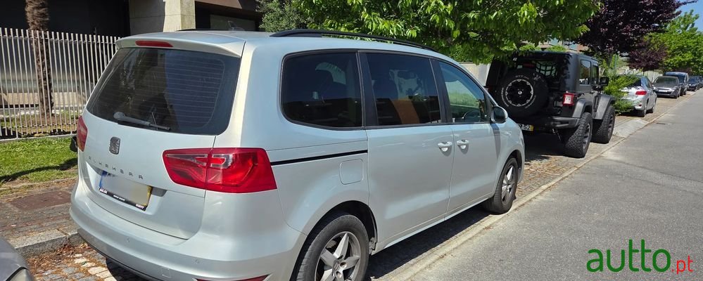 2011' SEAT Alhambra photo #3