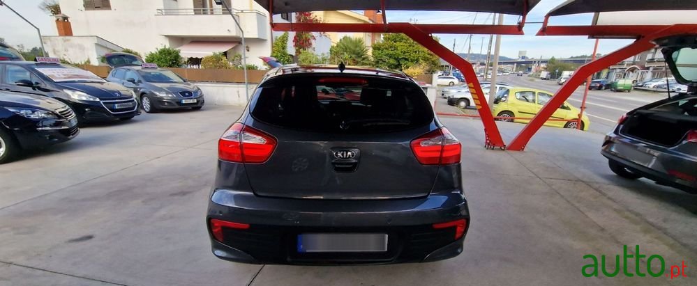 2015' Kia Rio photo #6