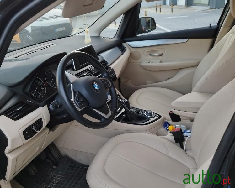 2015' BMW 216 Active Tourer photo #1