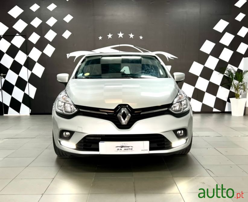 2018' Renault Clio photo #2