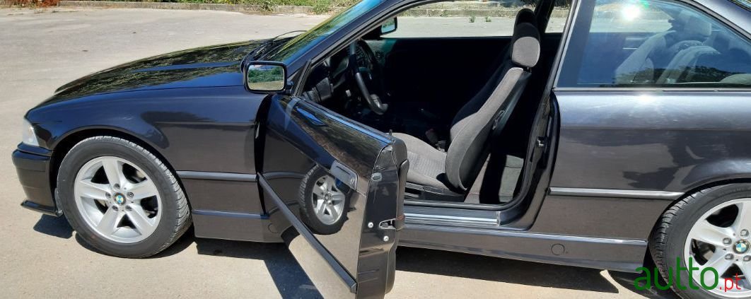 1992' BMW 318 photo #1