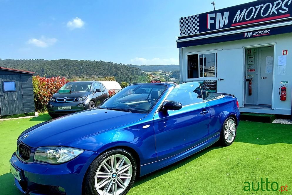 2009' BMW 123 photo #1